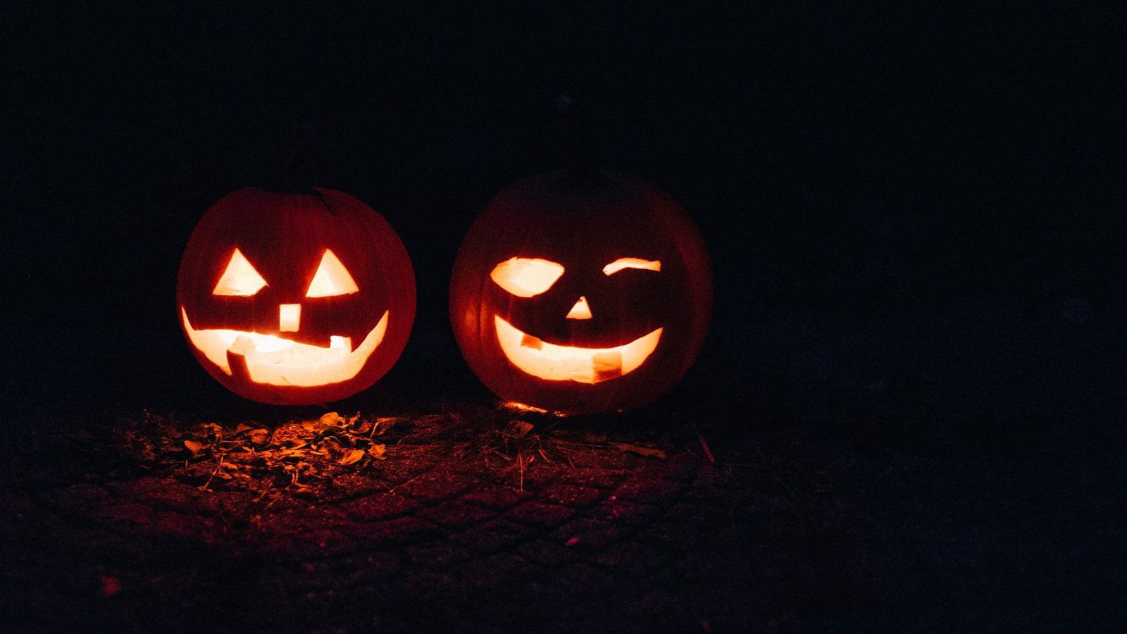 Mur d'escalade mobile décoré pour Halloween