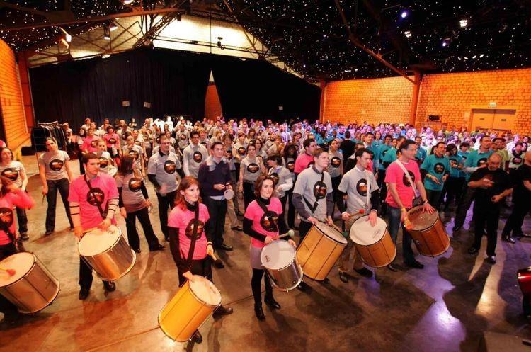 Batucada en salle pour un grand groupe d'entreprise